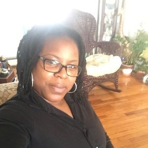 Meet your Posher, Selena